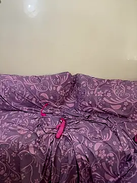 Snapshot of Layla-daloua chatting on March 28, 5:12 pm Layla-daloua online show from March 28, 5:12 pm