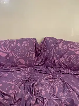 Snapshot of Layla-daloua chatting on April 1, 5:10 pm Layla-daloua online show from April 1, 5:10 pm