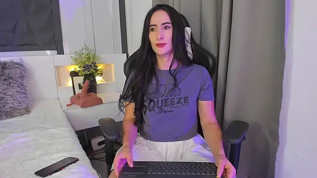 SaraGomez1 online show from October 7, 2:36 pm