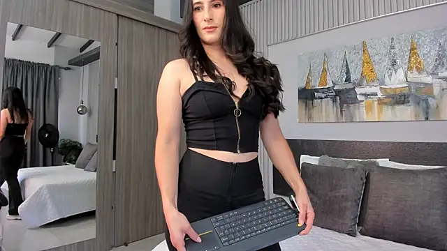 Snapshot of SaraGomez1 chatting on May 22, 1:39 pm SaraGomez1 online show from May 22, 1:39 pm