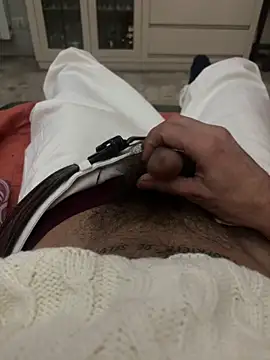 Snapshot of gianluca75gggggggh chatting on November 22, 1:37 am gianluca75gggggggh online show from November 22, 1:37 am