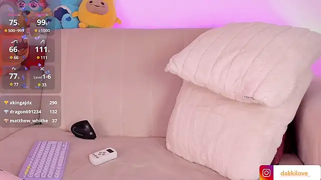 DAKOTA LOVEE online show from February 18, 8:27 am