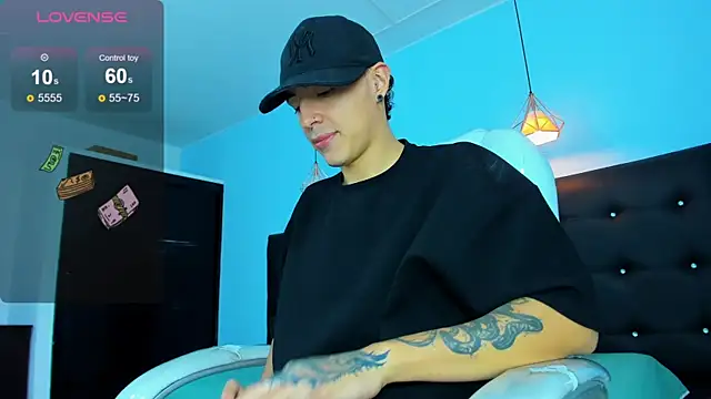 Lobo 17  online show from January 10, 3:30 am