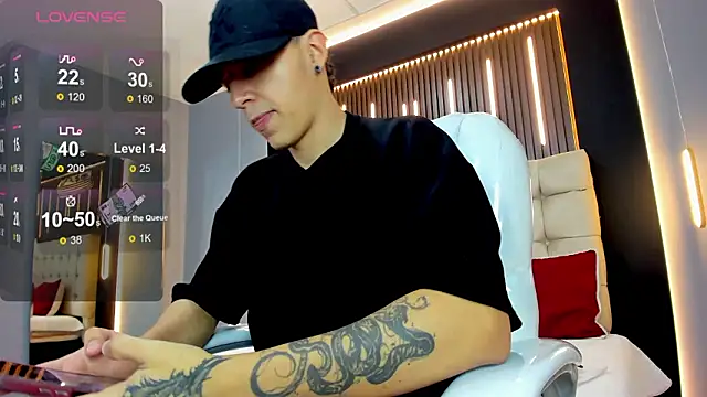 Lobo 17  online show from February 13, 3:46 am