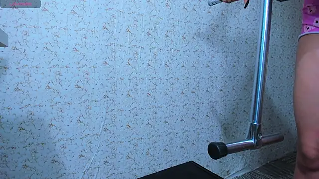 Snapshot of Annaraquel_ chatting on December 28, 10:44 pm Annaraquel  online show from December 28, 10:44 pm