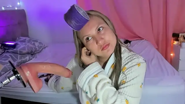 Annaraquel  online show from December 5, 12:30 am