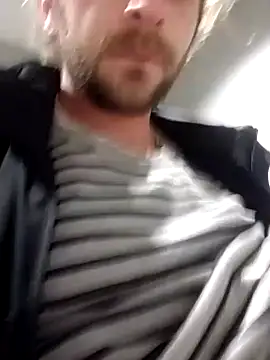 Snapshot of QcMisterv13 chatting on December 14, 11:56 pm QcMisterv13 online show from December 14, 11:56 pm