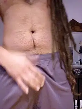 Snapshot of QcMisterv13 chatting on February 8, 1:11 am QcMisterv13 online show from February 8, 1:11 am