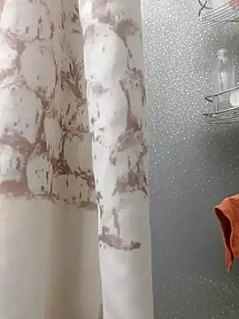 Snapshot of QcMisterv13 chatting on October 11, 1:05 am QcMisterv13 online show from October 11, 1:05 am