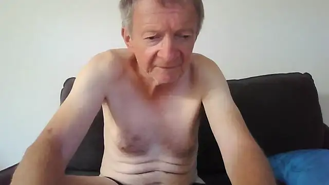 naturiste974 online show from February 10, 9:02 am