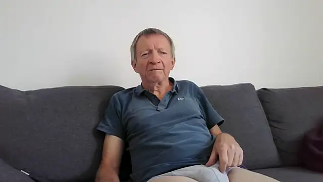 naturiste974 online show from April 22, 3:24 pm