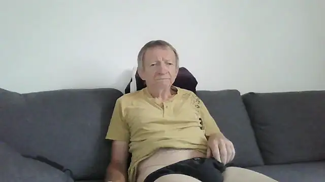 naturiste974 online show from May 6, 8:52 am