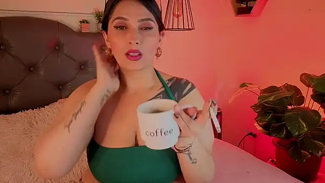 Snapshot of emily_leinner chatting on July 29, 4:32 am emily leinner online show from July 29, 4:32 am