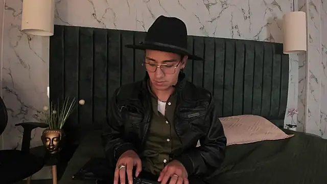 Andy Joy  online show from October 13, 11:21 am