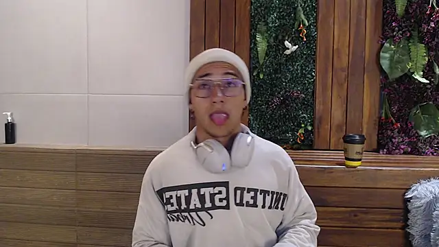 Andy Joy  online show from November 6, 11:33 am