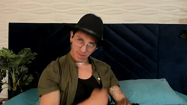 Snapshot of Andy_Joy_ chatting on May 22, 11:38 am Andy Joy online show from May 22, 11:38 am