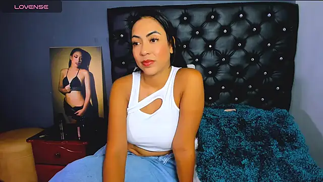 catalinamuss  online show from July 15, 2:11 pm