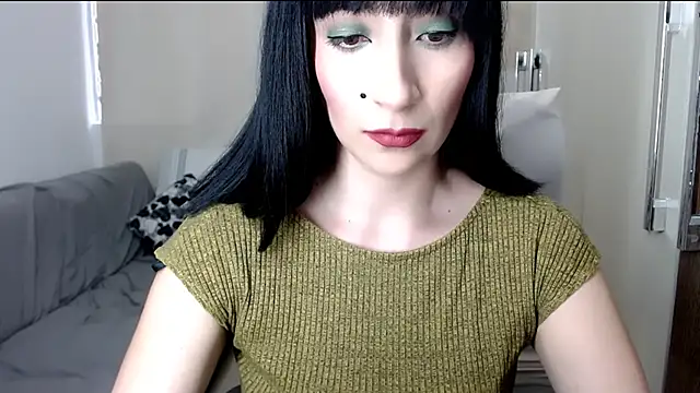 Snapshot of Laura-pervert chatting on February 17, 10:03 pm Laura-pervert online show from February 17, 10:03 pm