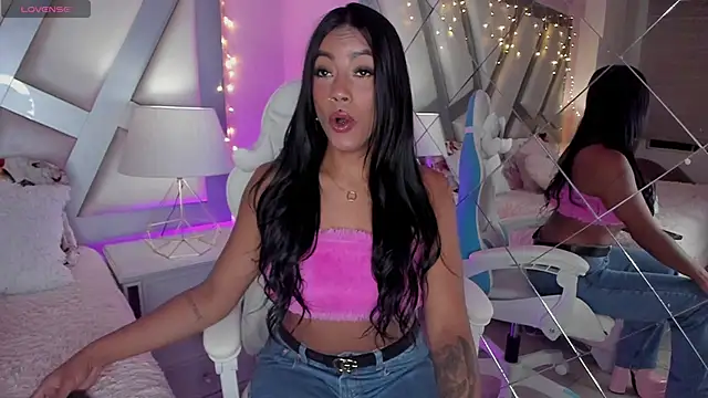 Snapshot of Amber_villalobos_ chatting on January 15, 3:43 am Amber villalobos online show from January 15, 3:43 am