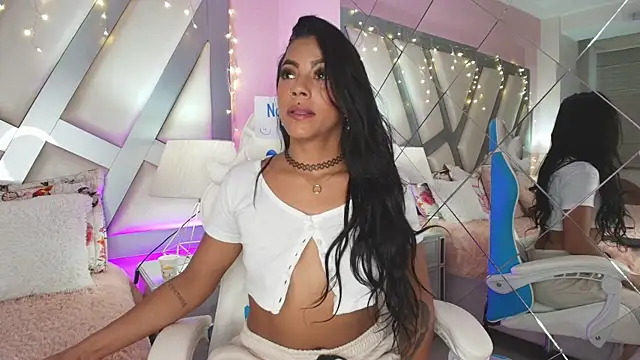 Snapshot of Amber_villalobos_ chatting on February 3, 8:35 pm Amber villalobos online show from February 3, 8:35 pm