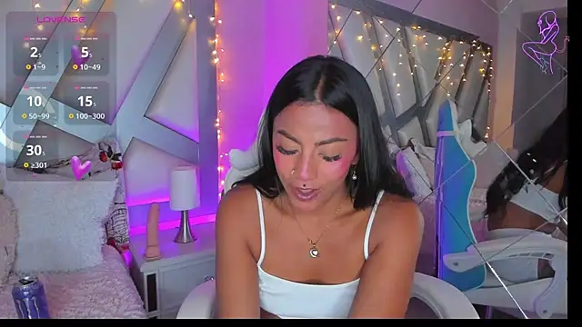 Snapshot of Amber_villalobos_ chatting on February 13, 10:12 am Amber villalobos online show from February 13, 10:12 am