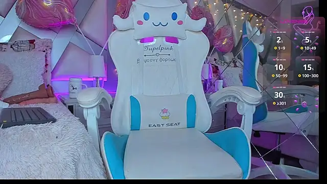 Snapshot of Amber_villalobos_ chatting on February 14, 10:28 am Amber villalobos online show from February 14, 10:28 am