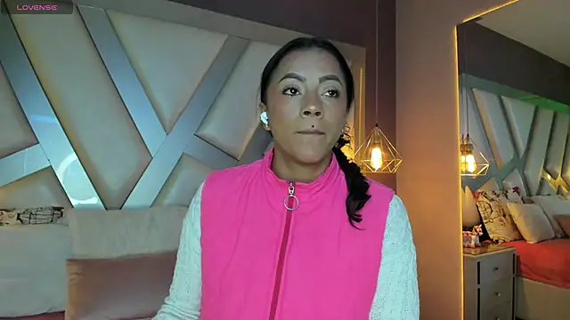 Snapshot of Amber_villalobos_ chatting on October 11, 4:44 am Amber villalobos online show from October 11, 4:44 am