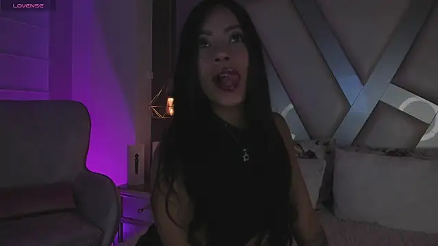 Snapshot of Amber_villalobos_ chatting on December 17, 5:57 am Amber villalobos online show from December 17, 5:57 am