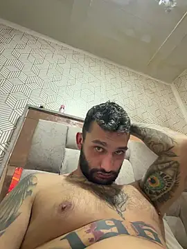 Snapshot of openmind_boy chatting on February 17, 3:58 am openmind boy online show from February 17, 3:58 am