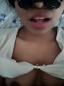 Snapshot of Bella_Luna18 chatting on February 8, 9:13 am Bella Luna18 online show from February 8, 9:13 am