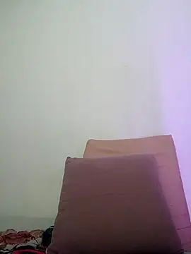 Snapshot of Kim_19 chatting on October 28, 3:43 am Kim 19 online show from October 28, 3:43 am