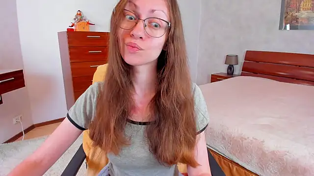 Pantyhose Mila online show from June 28, 8:15 pm