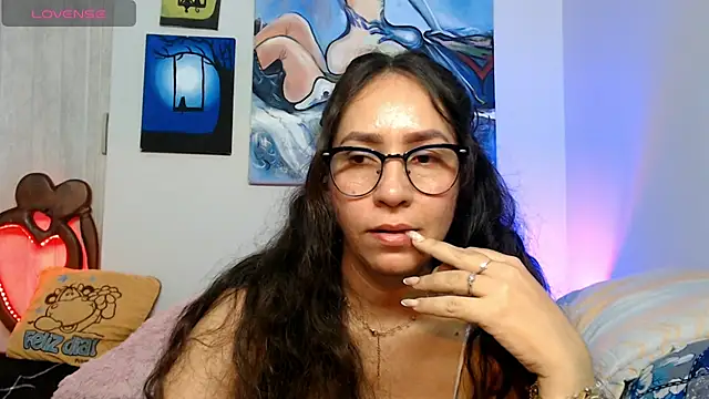 naihroby online show from February 7, 3:43 am