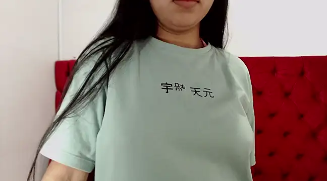 Snapshot of CarolineBrunx chatting on February 7, 2:50 am CarolineBrunx online show from February 7, 2:50 am