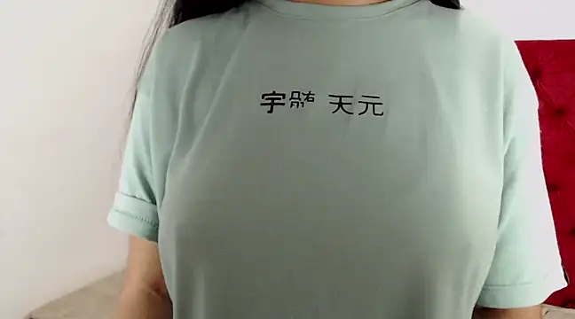 Snapshot of CarolineBrunx chatting on February 7, 5:52 am CarolineBrunx online show from February 7, 5:52 am