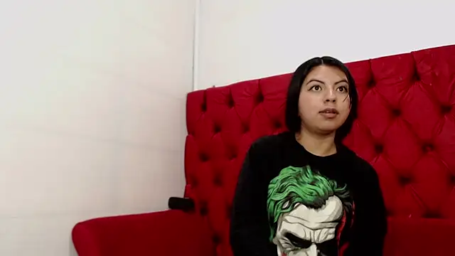 Snapshot of CarolineBrunx chatting on February 12, 7:13 pm CarolineBrunx online show from February 12, 7:13 pm