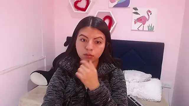 Snapshot of CarolineBrunx chatting on February 27, 8:50 am CarolineBrunx online show from February 27, 8:50 am