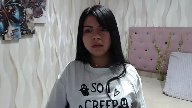 Snapshot of CarolineBrunx chatting on September 11, 9:53 am CarolineBrunx online show from September 11, 9:53 am