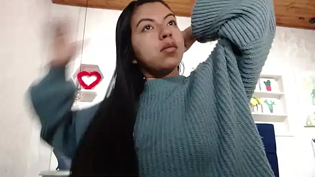 Snapshot of CarolineBrunx chatting on November 18, 5:34 am CarolineBrunx online show from November 18, 5:34 am