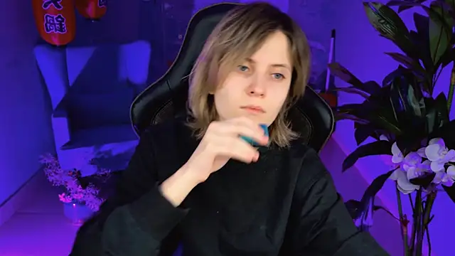 LolaAsmus online show from February 4, 5:10 am