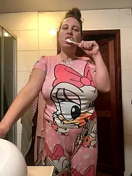 Snapshot of Yanacool007 chatting on December 5, 9:51 am Yanacool007 online show from December 5, 9:51 am