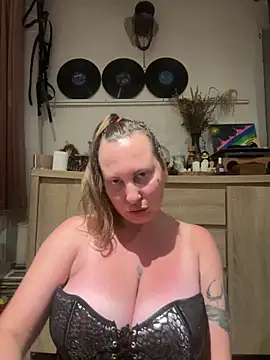 Yanacool007 online show from June 9, 10:10 pm