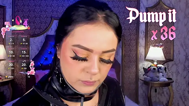 SoffiQueen online show from February 23, 2:25 pm