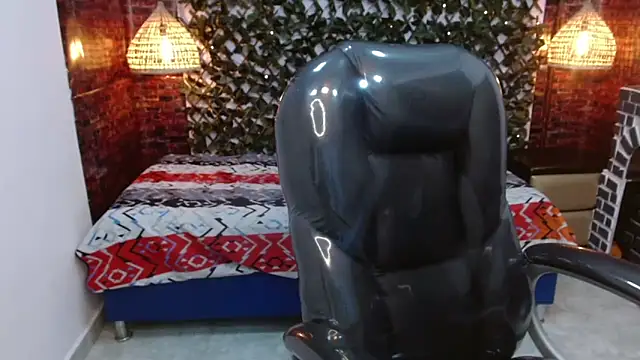 Snapshot of JackSwan18 chatting on January 15, 12:58 pm JackSwan18 online show from January 15, 12:58 pm