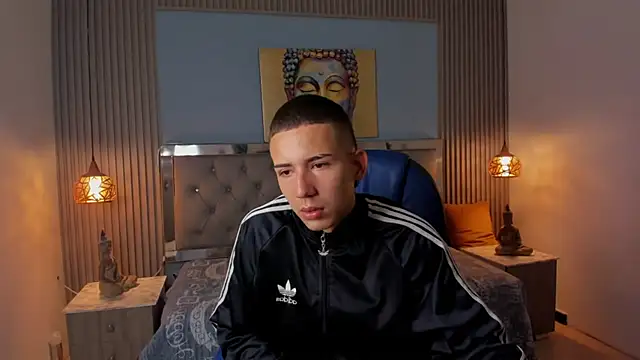 Snapshot of JackSwan18 chatting on November 21, 8:40 pm JackSwan18 online show from November 21, 8:40 pm