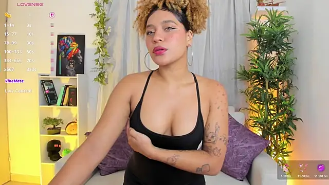 Snapshot of natty_romanof_18 chatting on July 8, 11:48 am natty romanof 18 online show from July 8, 11:48 am