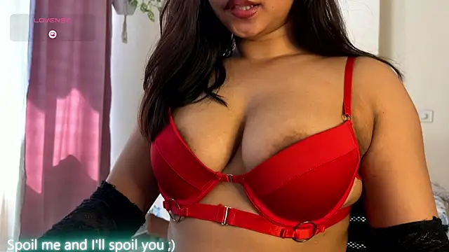 Snapshot of ohh_mona chatting on March 8, 5:28 am ohh mona online show from March 8, 5:28 am