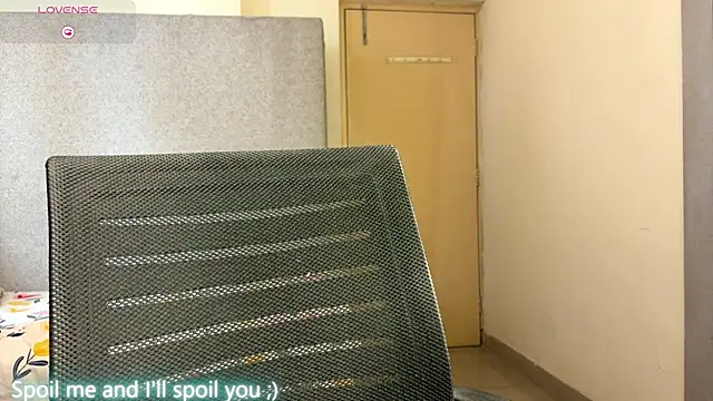 Snapshot of ohh_mona chatting on November 10, 5:28 am ohh mona online show from November 10, 5:28 am