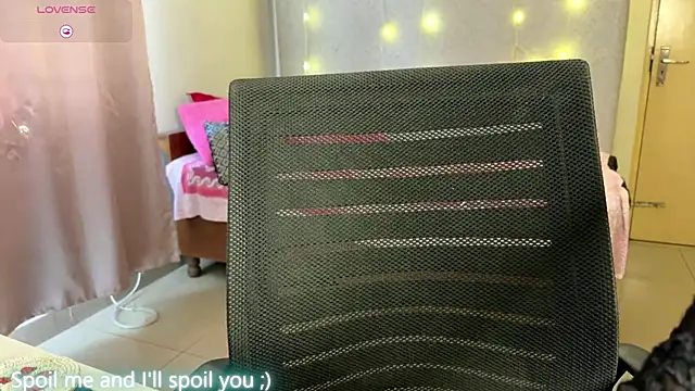 Snapshot of ohh_mona chatting on November 30, 5:11 am ohh mona online show from November 30, 5:11 am