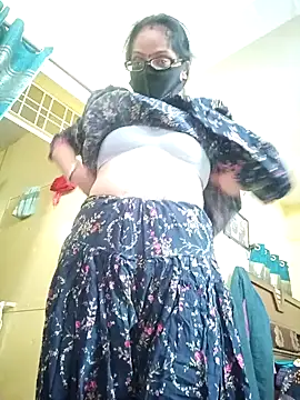 heenage online show from February 3, 4:04 am